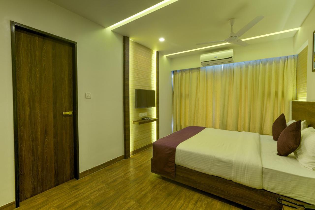 Crown Inn Panvel Exterior foto